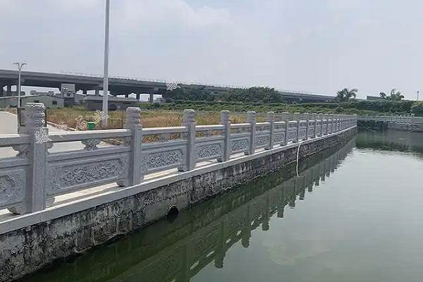多次被合作单位评为“年度优质工程供应商”“靠谱施工合作单位”。